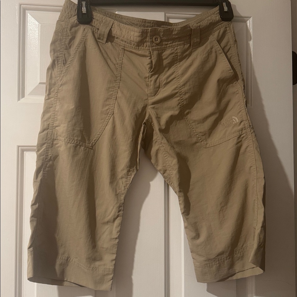 Women’s Size 6 The North Face Bermuda Shorts